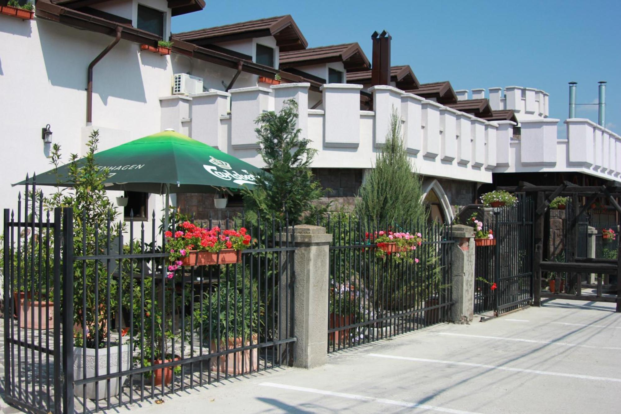 Hotel Lacetate Pitesti Luaran gambar
