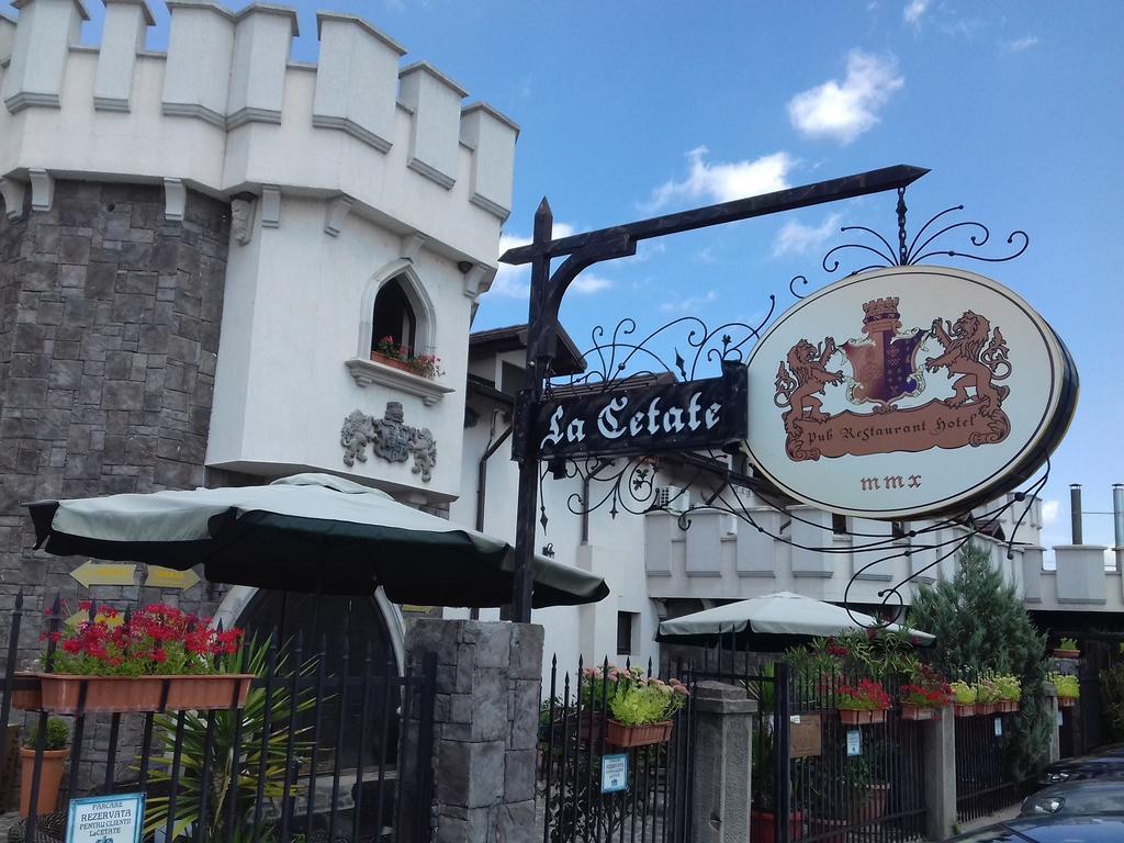 Hotel Lacetate Pitesti Luaran gambar