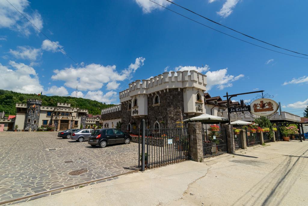 Hotel Lacetate Pitesti Luaran gambar