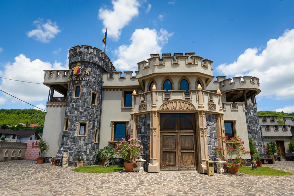 Hotel Lacetate Pitesti Luaran gambar
